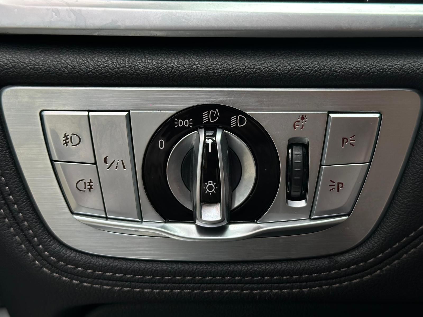 BMW 740d xDrive LASER#NACHT#LUFT#HUD#ACC#LH#CAM#NAVI - Image 19