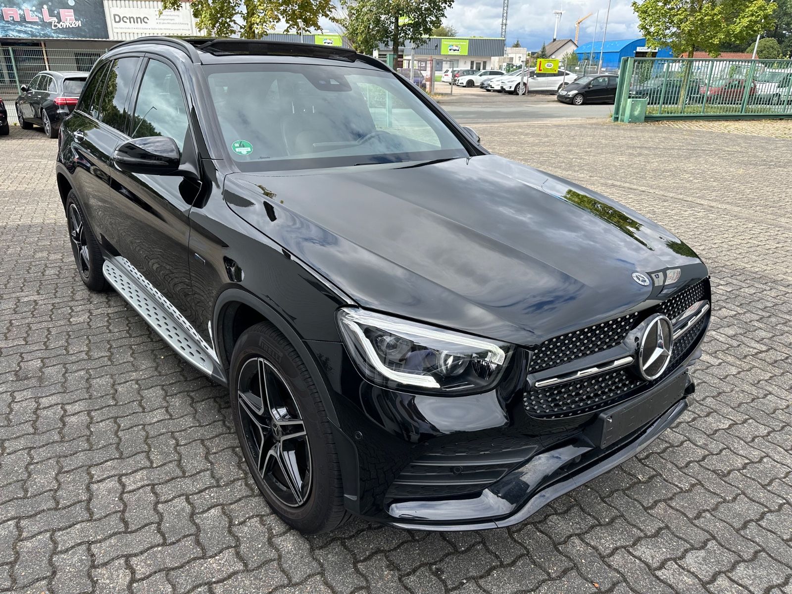 Mercedes-Benz GLC 300 de AMG Line Pano KeyGo Kamera Memory imagem 3