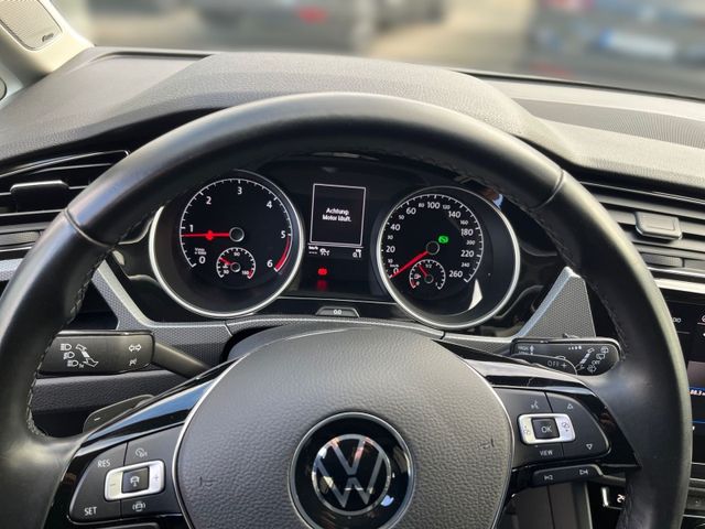 Touran 2.0 TDI DSG ACTIVE LED+STHZG+AHK+DYNAUDIO