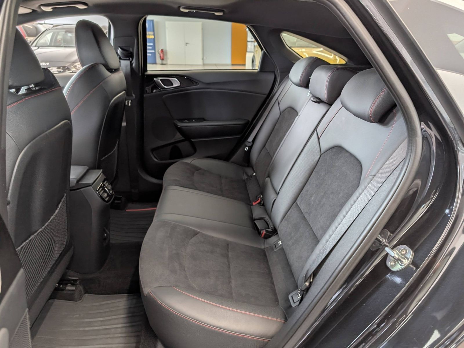 KIA pro_cee'd ProCeed 1.6 T-GDI GT DCT Glasdach Komfort – Bild 11