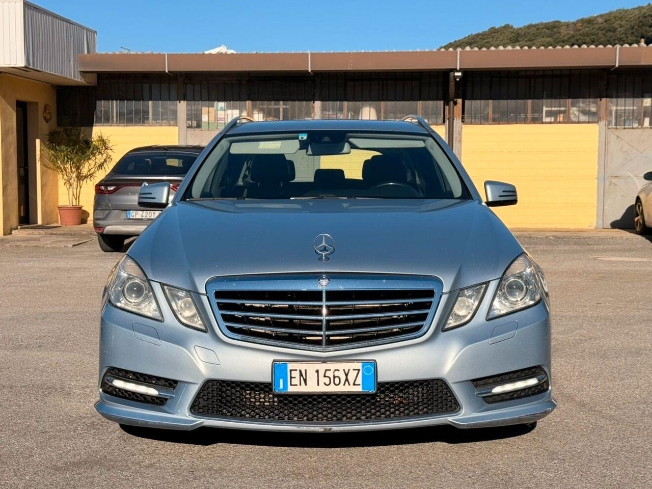 Mercedes-Benz E300 2012 — rear view