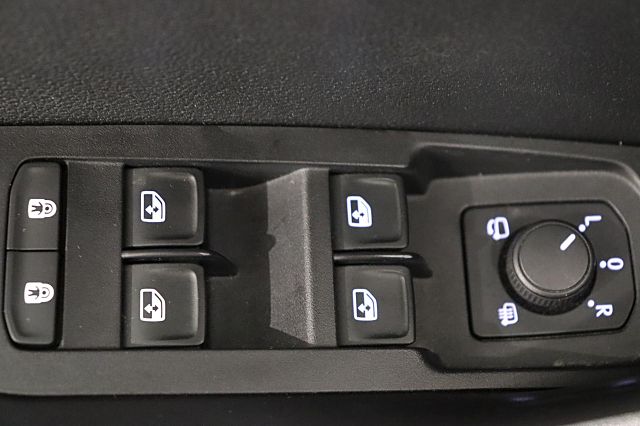 Karoq 1.0 TSI Clever OPF NAVI LED TEMPOMAT SHZ