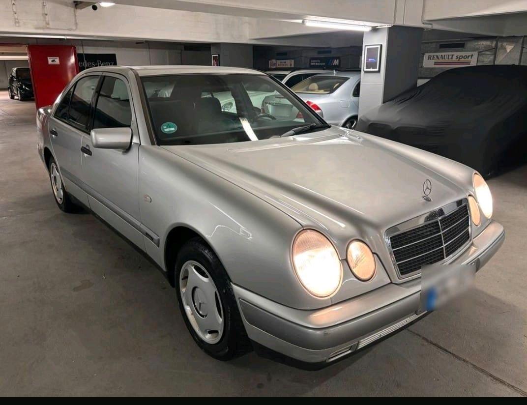 Mercedes-Benz E 200