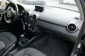 Fahrzeugabbildung Audi A1 Sportback attraction Bi-Xenon, Zahnriemen neu