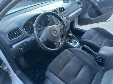 Volkswagen Golf - 10