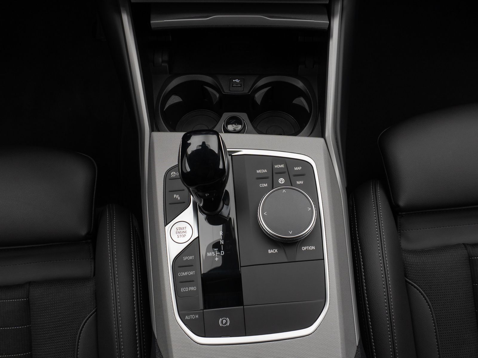 Fahrzeugabbildung BMW 320d DAB CockPitPr PDC AHK Stop&Go Komfort Sport