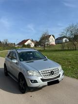 Mercedes-Benz ML 300 CDI  Euro 5 / 4MATIC BlueEFFICIENCY  - Mercedes ML 300 mit Schiebedach