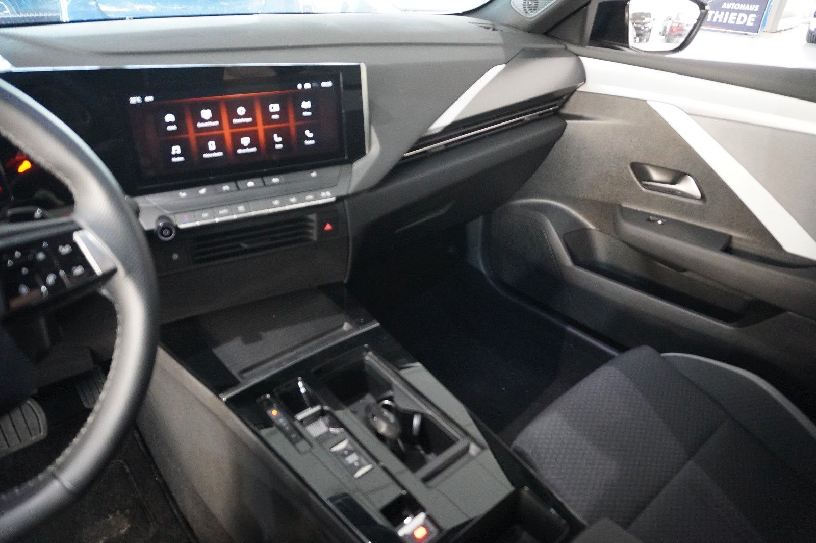 Fahrzeugabbildung Opel Astra L ST 1.2T EDITION AT-8 NAVI/LED/SPORT/DAB+