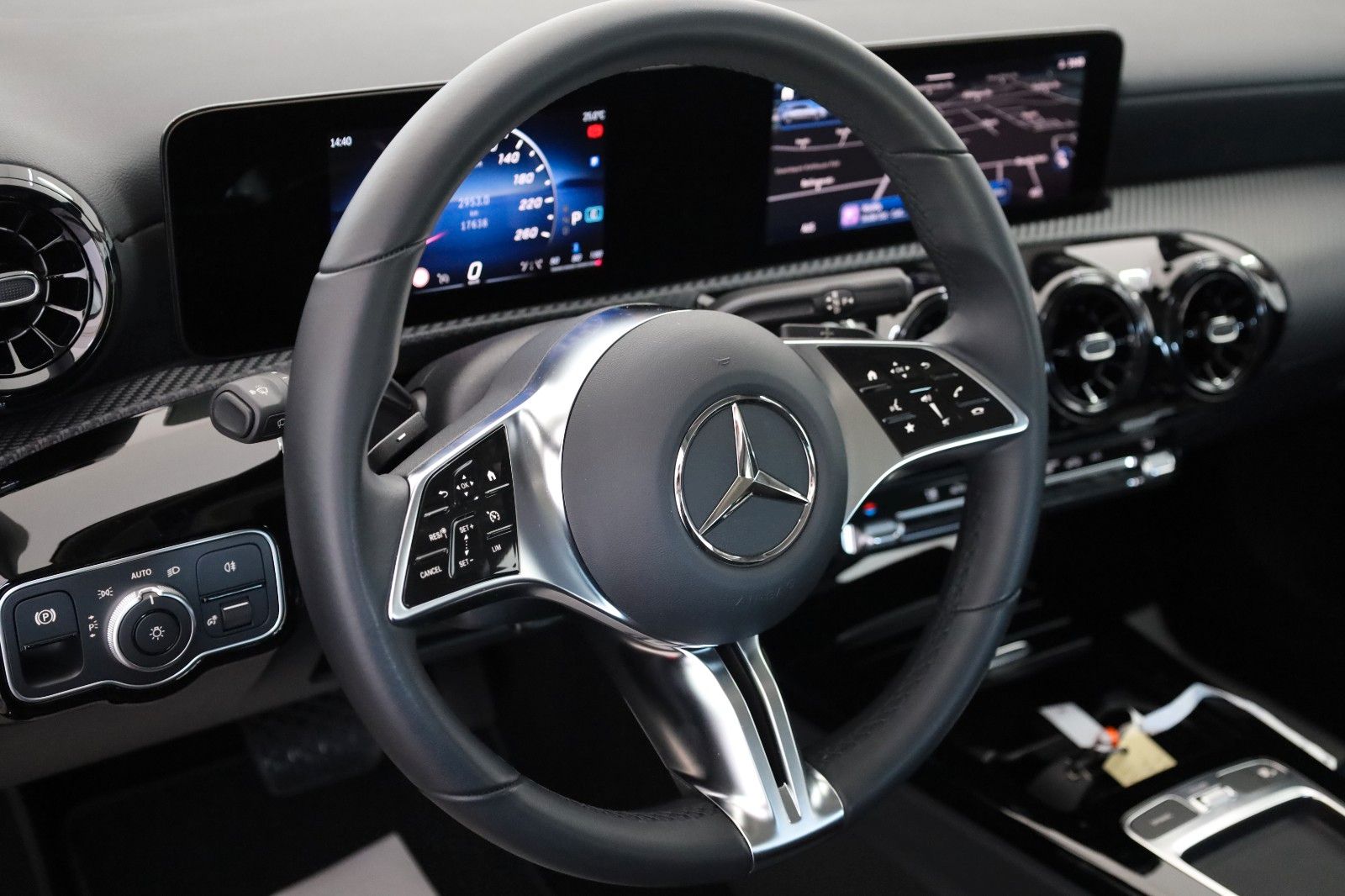 Fahrzeugabbildung Mercedes-Benz A 180 d, T.Leder,Navi,LED,SH,Kamera