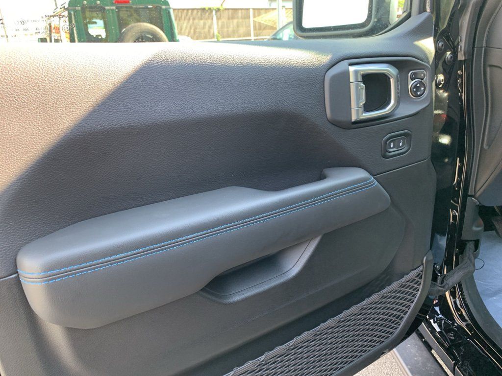 Jeep Wrangler Rubicon PHEV 380 PS 4xe imagem 3