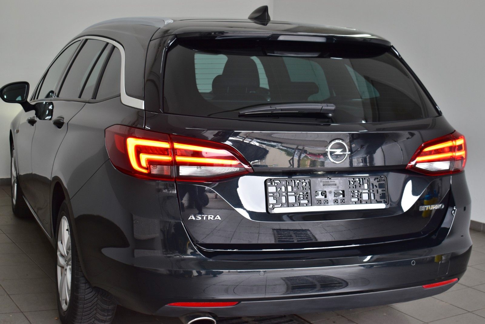 Fahrzeugabbildung Opel Astra K Sports Tourer Dynamic Navi,Kamera,SH,PDC