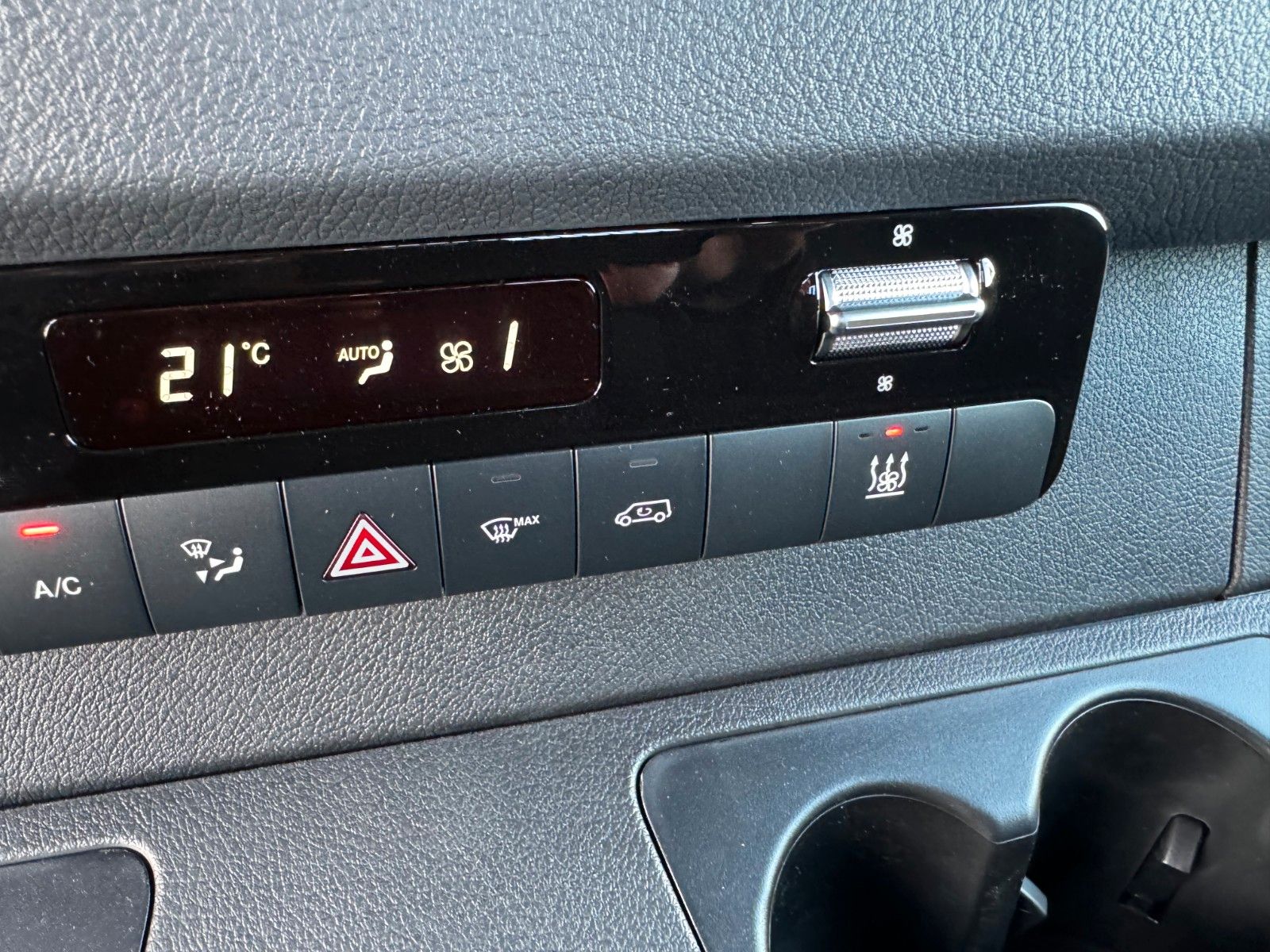 Fahrzeugabbildung Mercedes-Benz Sprinter 315 CDI 9G AHK Schwing Stdheiz