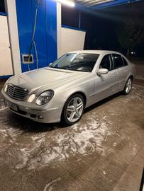 صورة 3 لـ 2004 Mercedes-BENZ E 280