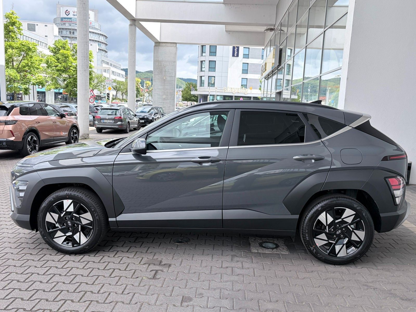 Fahrzeugabbildung Hyundai Kona 1.6 GDI Trend KlimaA,LED,Navi,SHZ,el.Heck