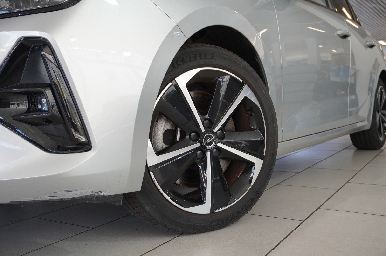 Fahrzeugabbildung Opel Astra L Lim. 1.6 HYBRID GS SPORT NAVI/360°/SPORT