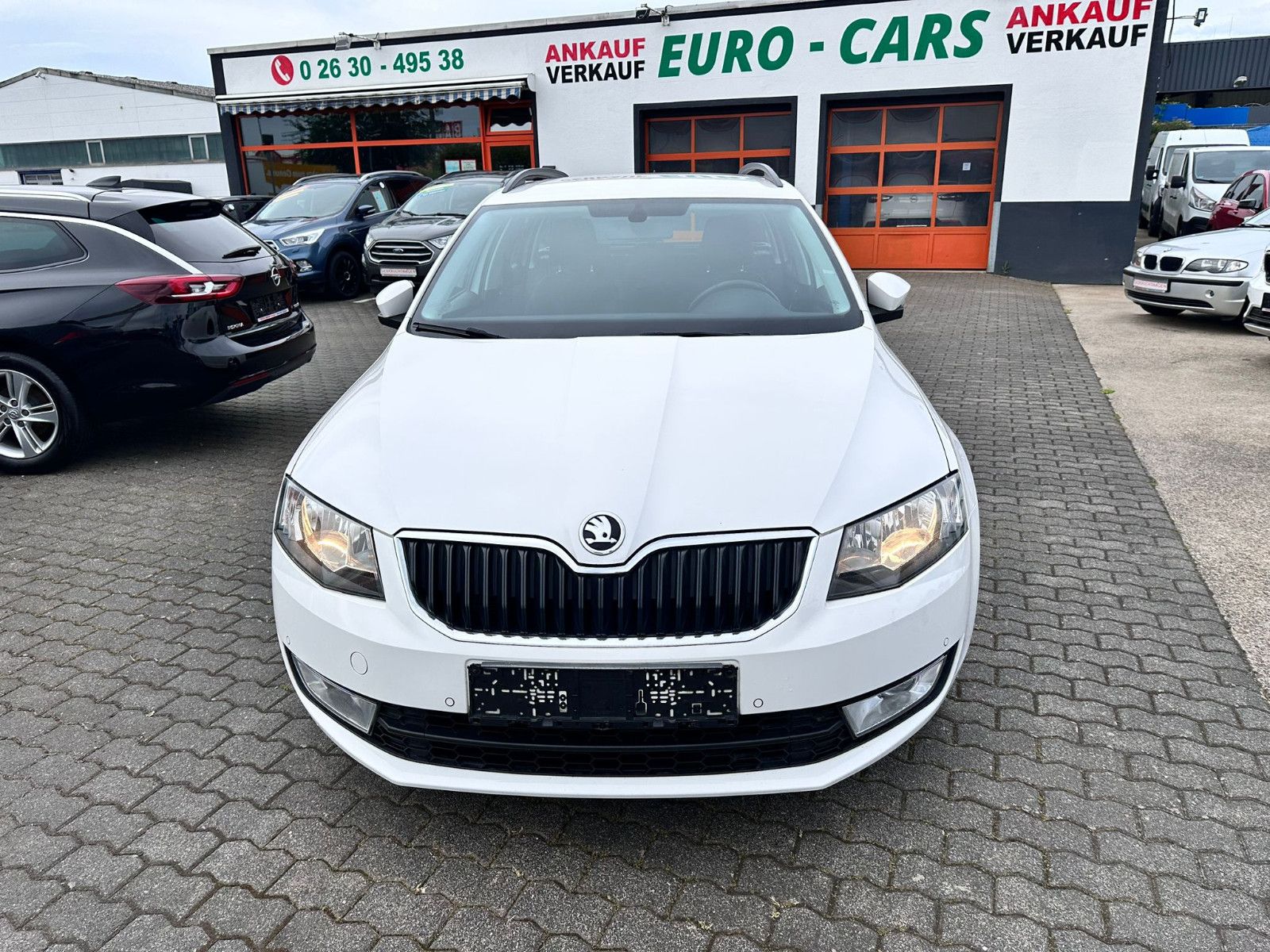 Fahrzeugabbildung SKODA Octavia Combi Ambition / NAVI / MWST AUSWEIßBAR