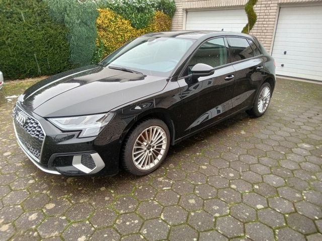 Audi A3 Sportback 30 TFSI advanced