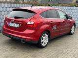Ford Focus Lim. Titanium *Scheckheft gepflegt* - Ford Focus aus 2011: Titanium