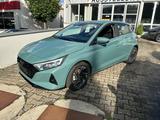 Hyundai i20 AUT. VOLL-LED APPLE SHZ LHZ ALU KAMERA - Hyundai i20: Grün