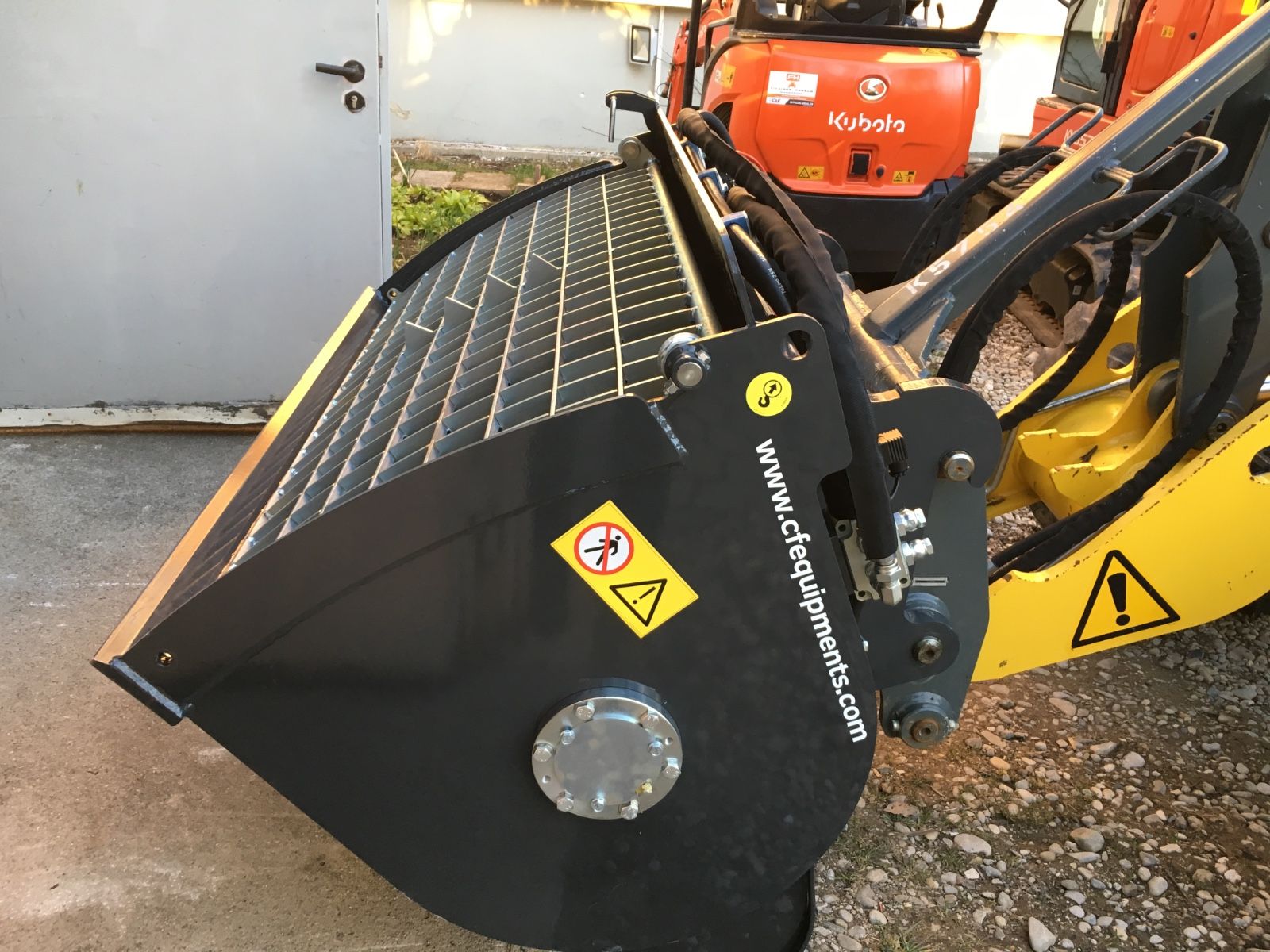 Fahrzeugabbildung Volvo CNF BMX 520 mit Doppelaufnahme Kramer/Volvo