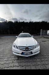 Mercedes-Benz 250 - Mercedes-Benz 250 mit Benzin-Antrieb: Coupé