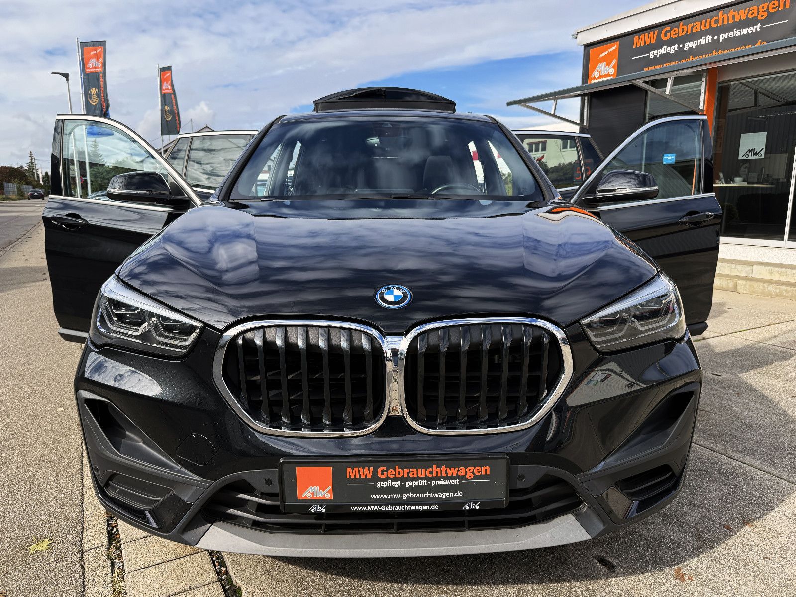 Fahrzeugabbildung BMW X1 xDrive25e Advantage ACC KAM AHK PANO HUD H&K