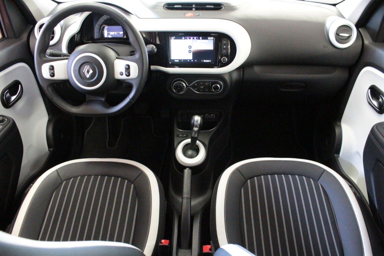 Fahrzeugabbildung Renault Twingo E-Tech 100% elektrisch*einer der letzten*
