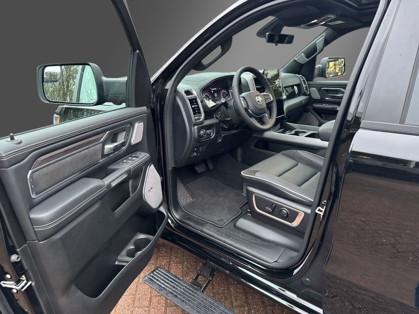 Fahrzeugabbildung Dodge RAM Laramie Night Premium-Hurricane 420 HP TT-MY