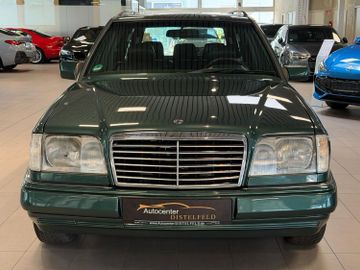 Mercedes E 300 - 2