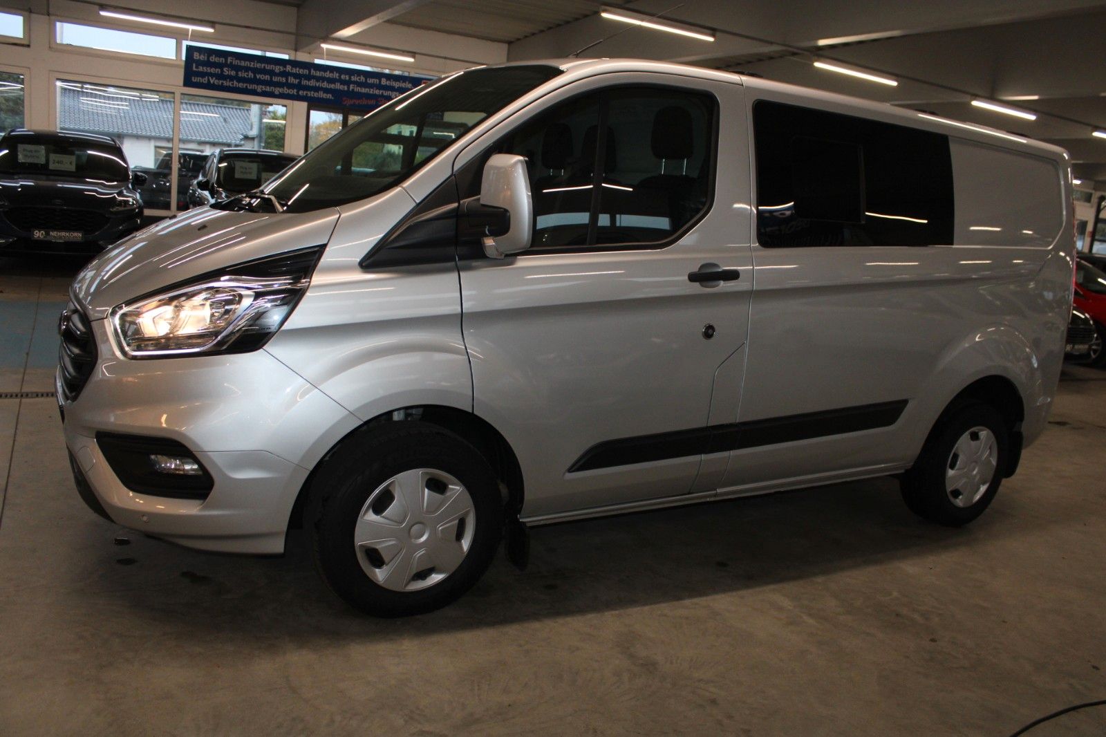 Fahrzeugabbildung Ford Transit Custom TREND KLIMA AHK Dachträger