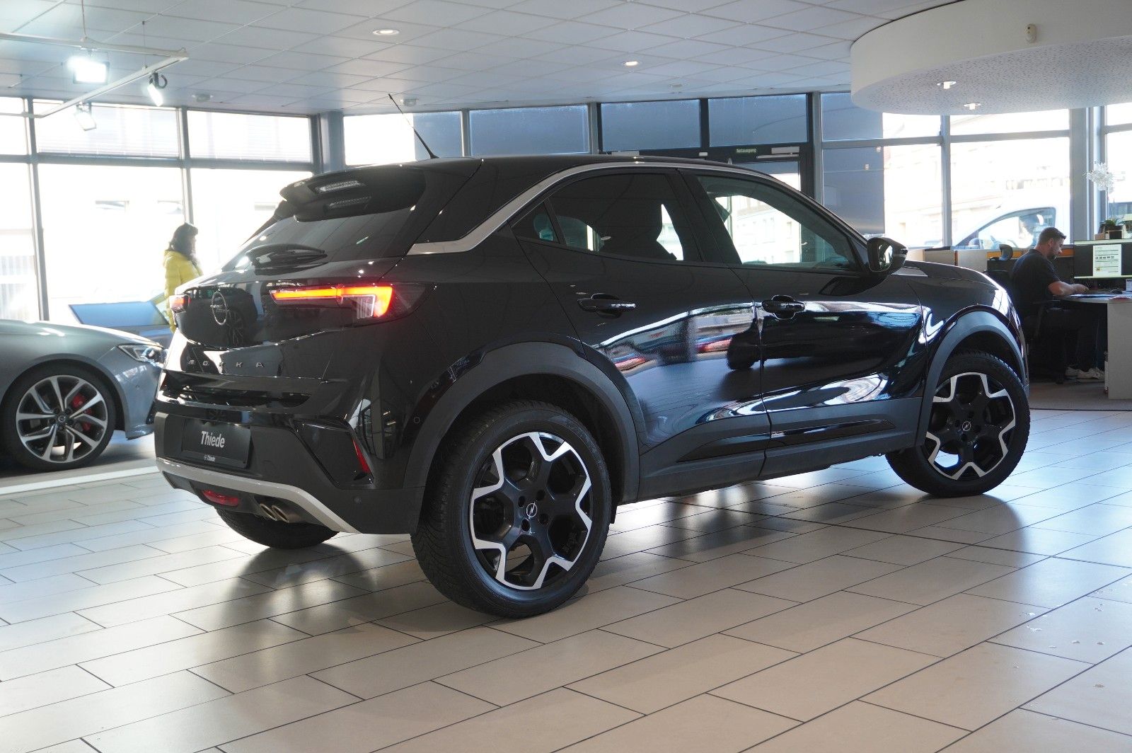 Fahrzeugabbildung Opel Mokka 1.2 Ultimate AHK/NAVI/SHZ/KAMERA/ACC/18"AL