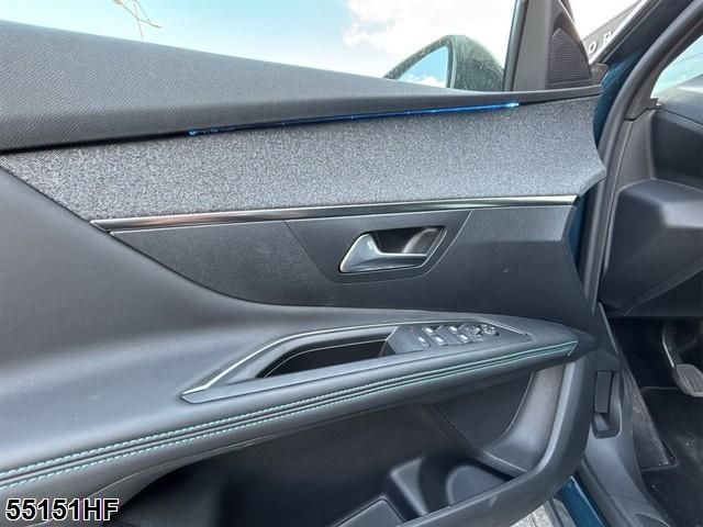 Fahrzeugabbildung Peugeot 3008 Allure Pack NAVI+SHZ+LED+CARPLAY