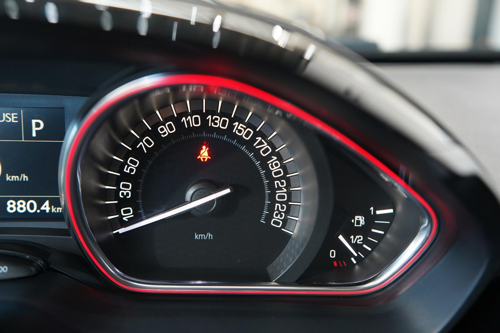 Peugeot 2008 Allure GT-LINE*Pano*Navi*Kam*18 Z.*Automat.