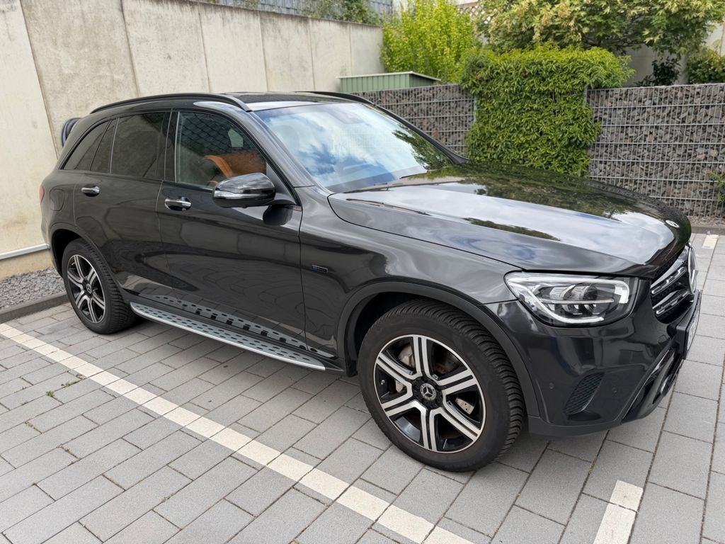 Image of Mercedes-Benz GLC 300