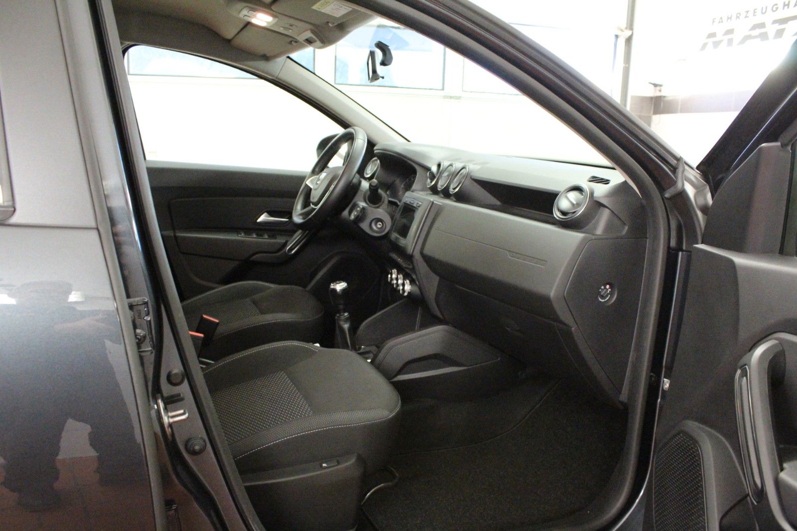 Fahrzeugabbildung Dacia Duster TCe 130 Urban 2WD *Klima*Sitzhzg*