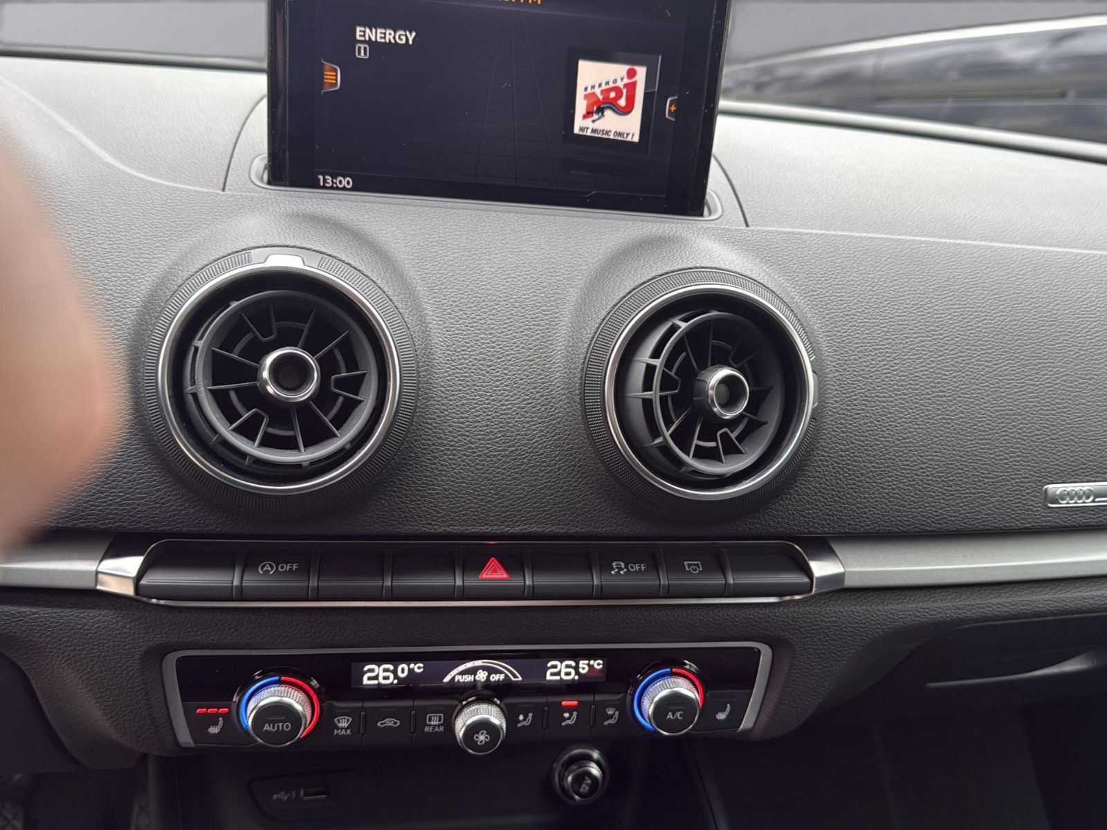 Fahrzeugabbildung Audi A3 Sportback 30 TFSI basis