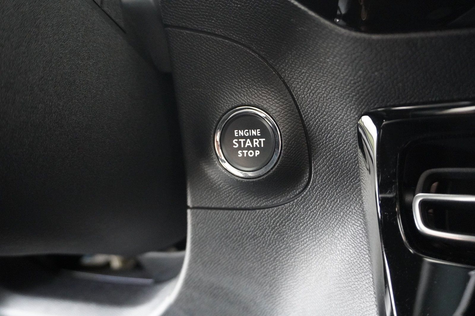 Fahrzeugabbildung Opel Mokka-e ELEGANCE 3-PHASIG NAVI/LED/KAMERA/SPORT