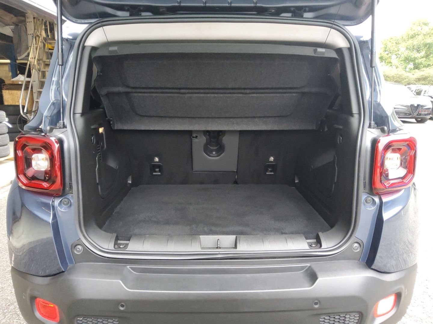 Fahrzeugabbildung Jeep Renegade S-Edition Navi Winterpaket