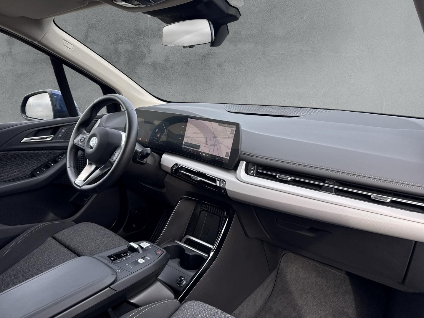 BMW 223 Active Tourer xDRIVE 17''NAVI LED AHK SPORTS
