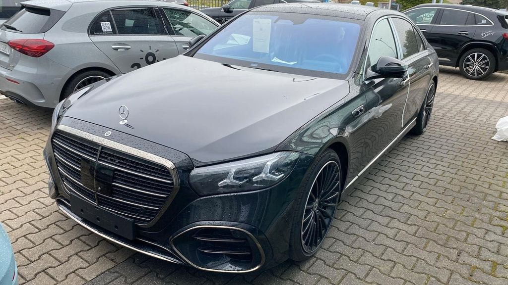 Image of Mercedes-Benz S 580