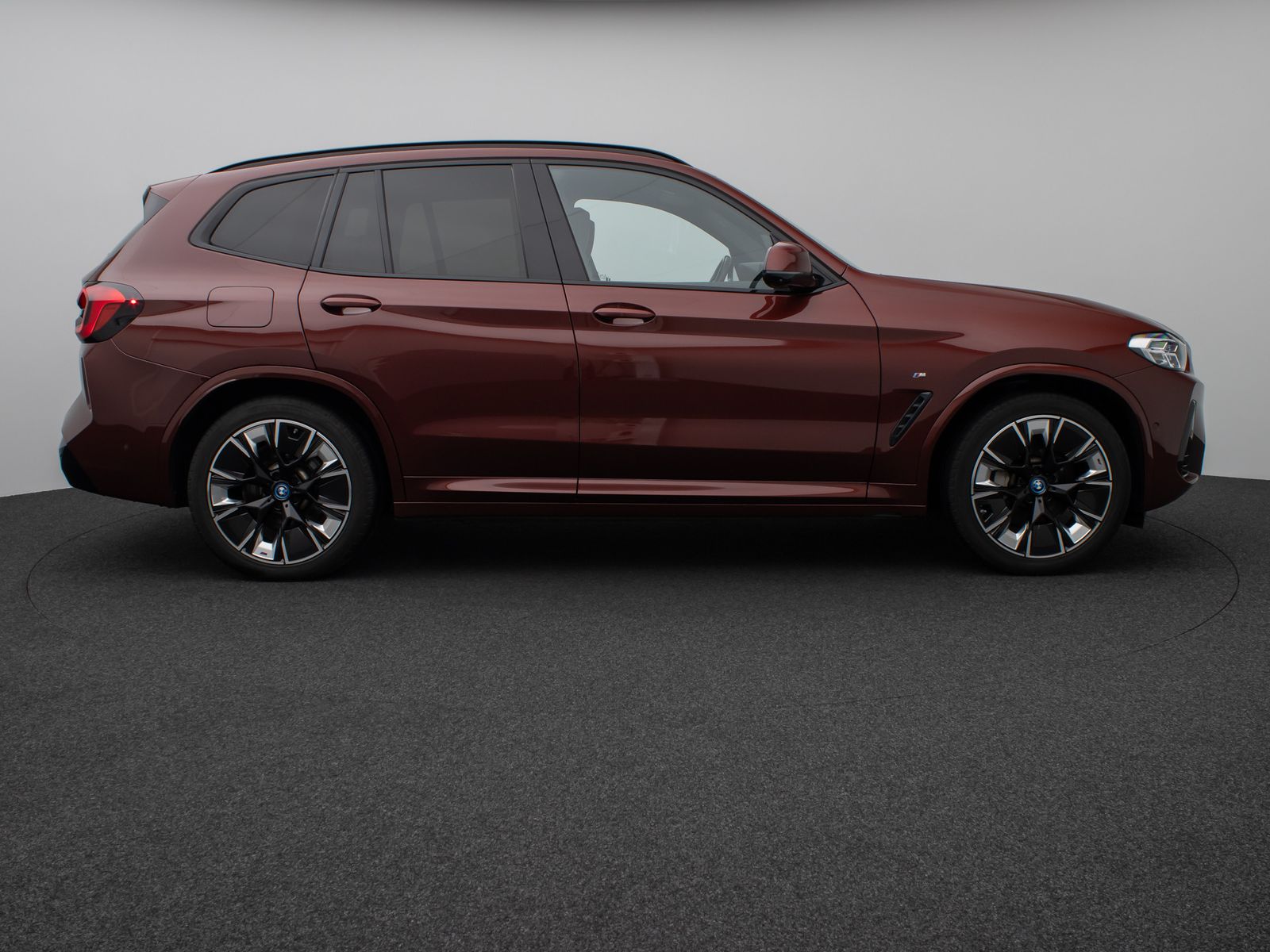 Fahrzeugabbildung BMW iX3 Impressive M Sport Panorama Kamera HUD H/K