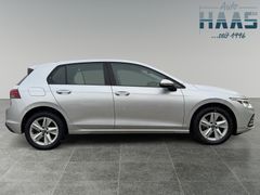 Fahrzeugabbildung Volkswagen Golf VIII Lim. Life Navi Sitzh ACC Lane Massage