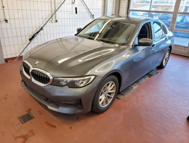 BMW 320 d Sport Sitze HuD GSD Keyless LED DAB Live C