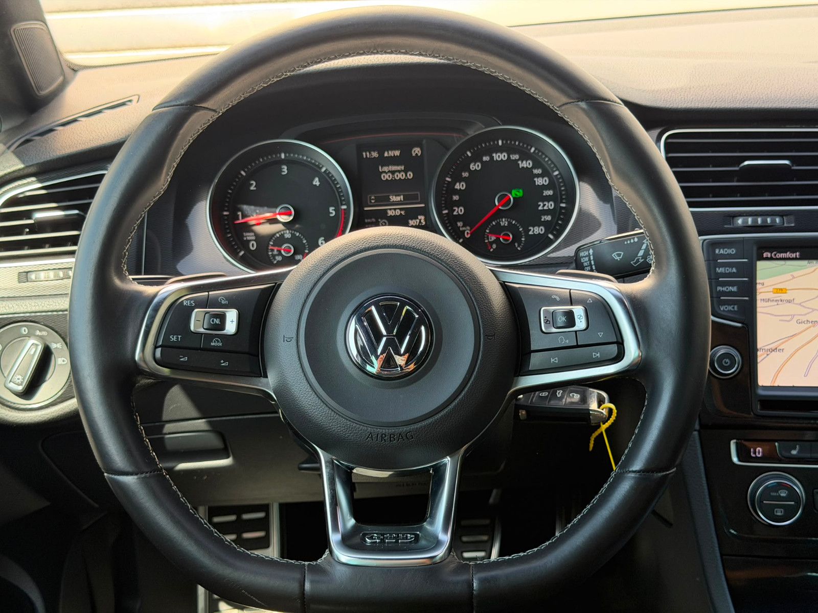 Fahrzeugabbildung Volkswagen Golf VII Lim. GTD DSG Bi-Xenon GRA Navi SHZ PDC