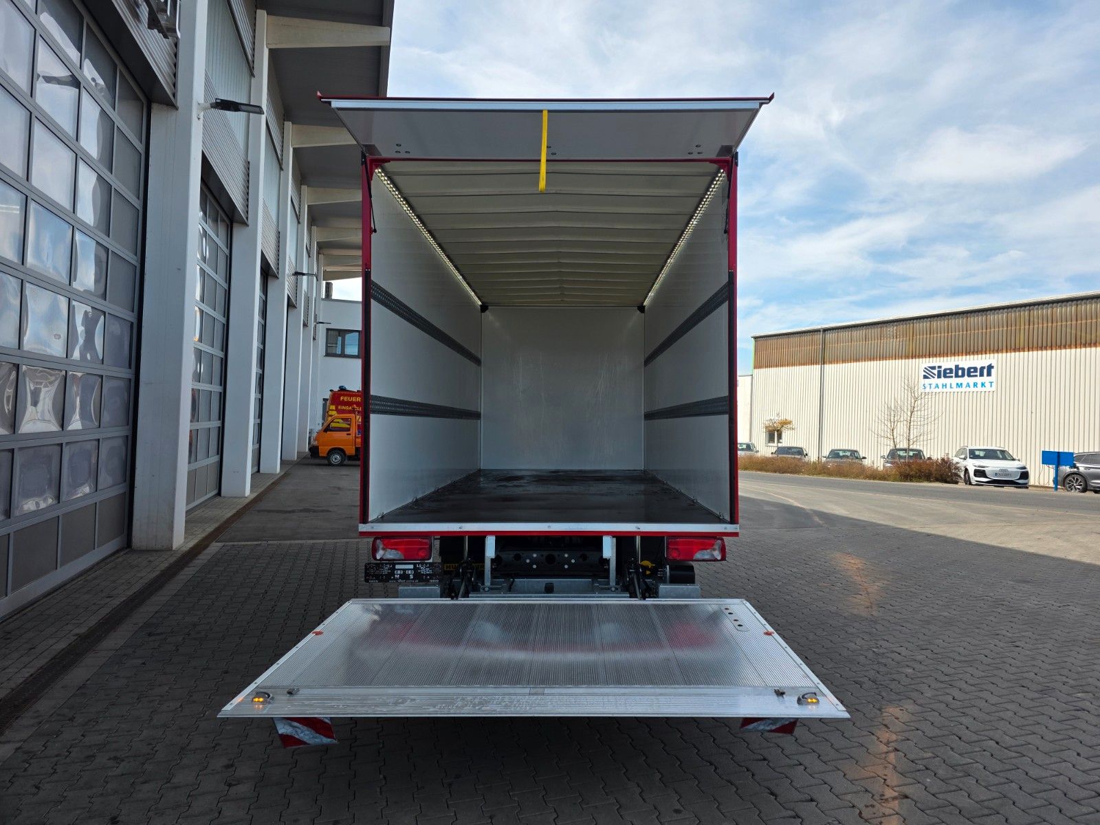 Fahrzeugabbildung Iveco Eurocargo ML75E19/P LBW 1.000kg Kamera Spoiler