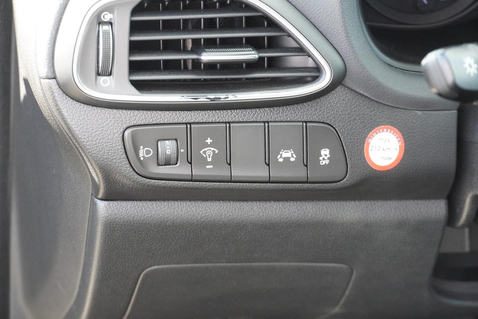 Hyundai i30 1.4 T-GDI Navi Kamera PDC Tempomat Bluetooth
