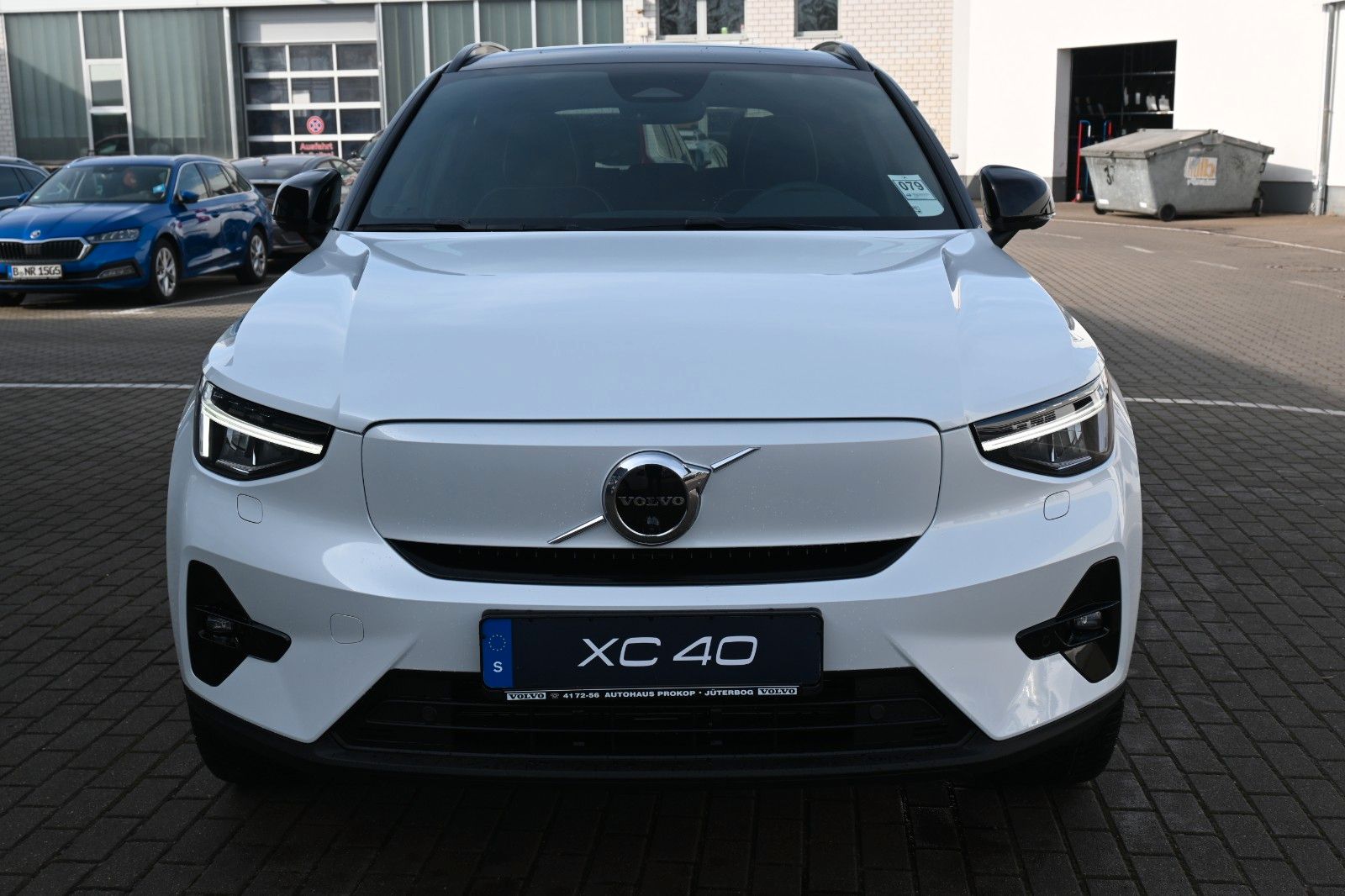 Fahrzeugabbildung Volvo XC40 Ultimate RC Pure Electric AWD*360°*PANO*GSD