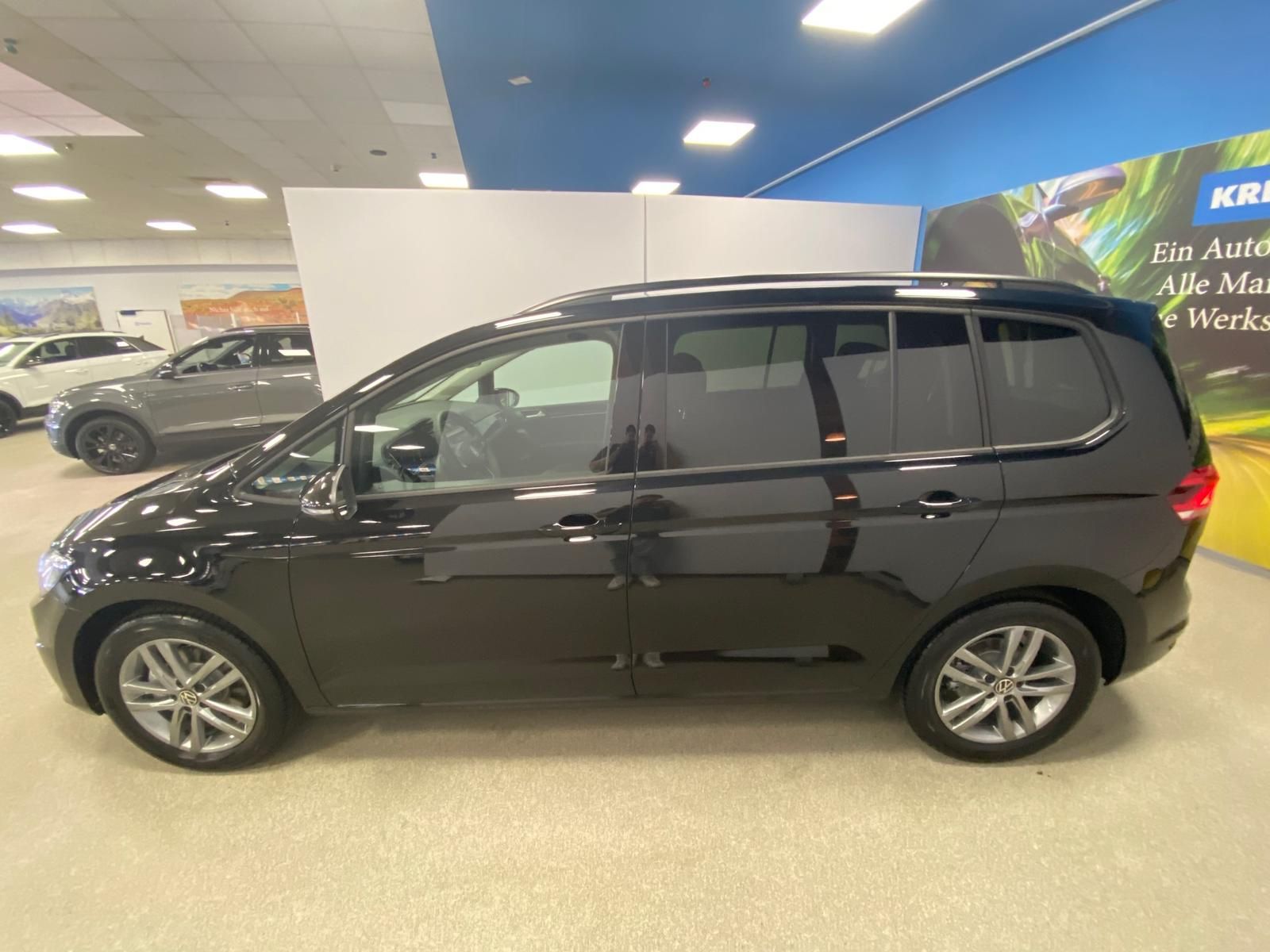 Fahrzeugabbildung Volkswagen Touran 1.5 TSI Comfortline+MATRIX+ACC+TOTWINKEL+