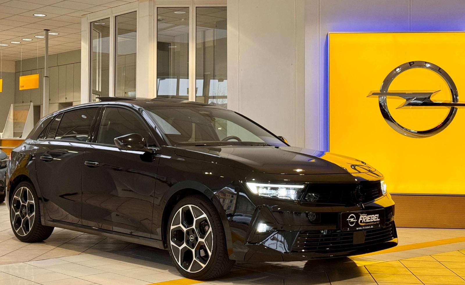 Opel Astra Ultimate/AT/AHZV/Schiebedach/Vollausstattu