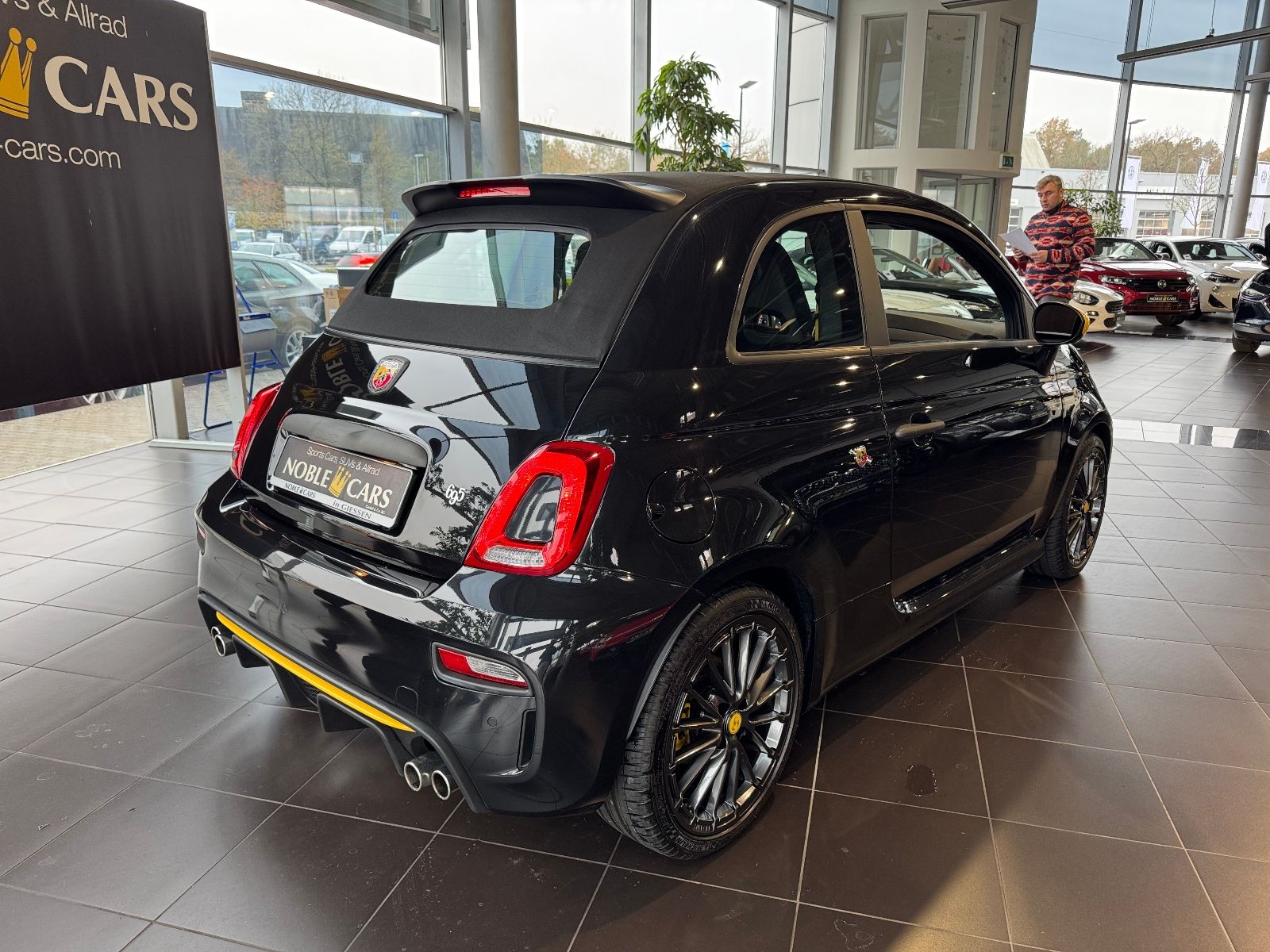 Fahrzeugabbildung Abarth 695C BEATS NAV DAB PDC ALU